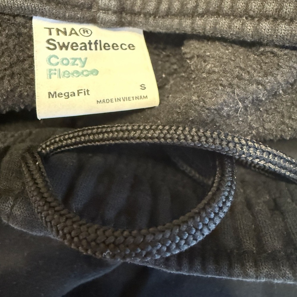 TNA Sweatfleece Joggers Women's Small Black Cozy‎ Fleece Mega Fit Streetwear EUC - Picture 2 of 12